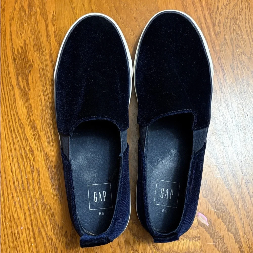 Gap 8.5 Men's navy blue Velvet Slip-On boat Shoes